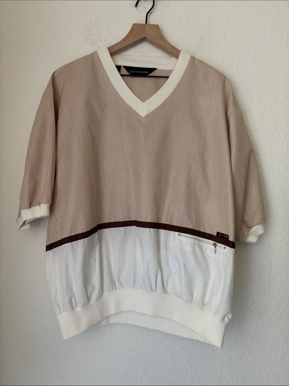 VINTAGE sporty Pierre Cardin Beige V‑Neck Pullover White and Brown Trim uniisex